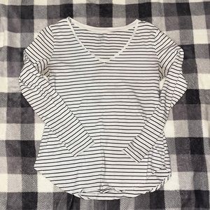 Long sleeve stripped v-neck